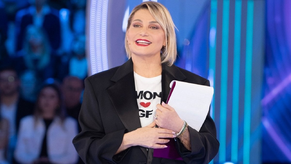 Grande Fratello, pagelle nona puntata: Gulia e i suoi fratelli commuovono (8), Rasha "va con i ricconi" (4) Grande Fratello, pagelle nona puntata: Gulia e i suoi fratelli commuovono (8), Rasha "va con i ricconi" (4)