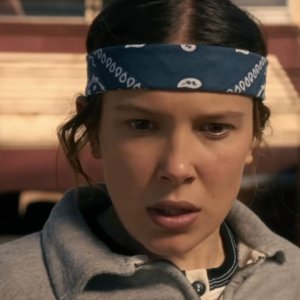 Stranger Things 5: un primo piano di Undici durante l'aaddestramento