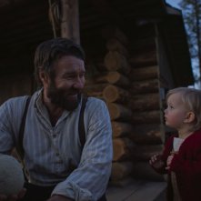 Train Dreams: Joel Edgerton in una sequenza del film