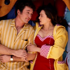 Eternity: Elizabeth Olsen, Miles Teller in una scena