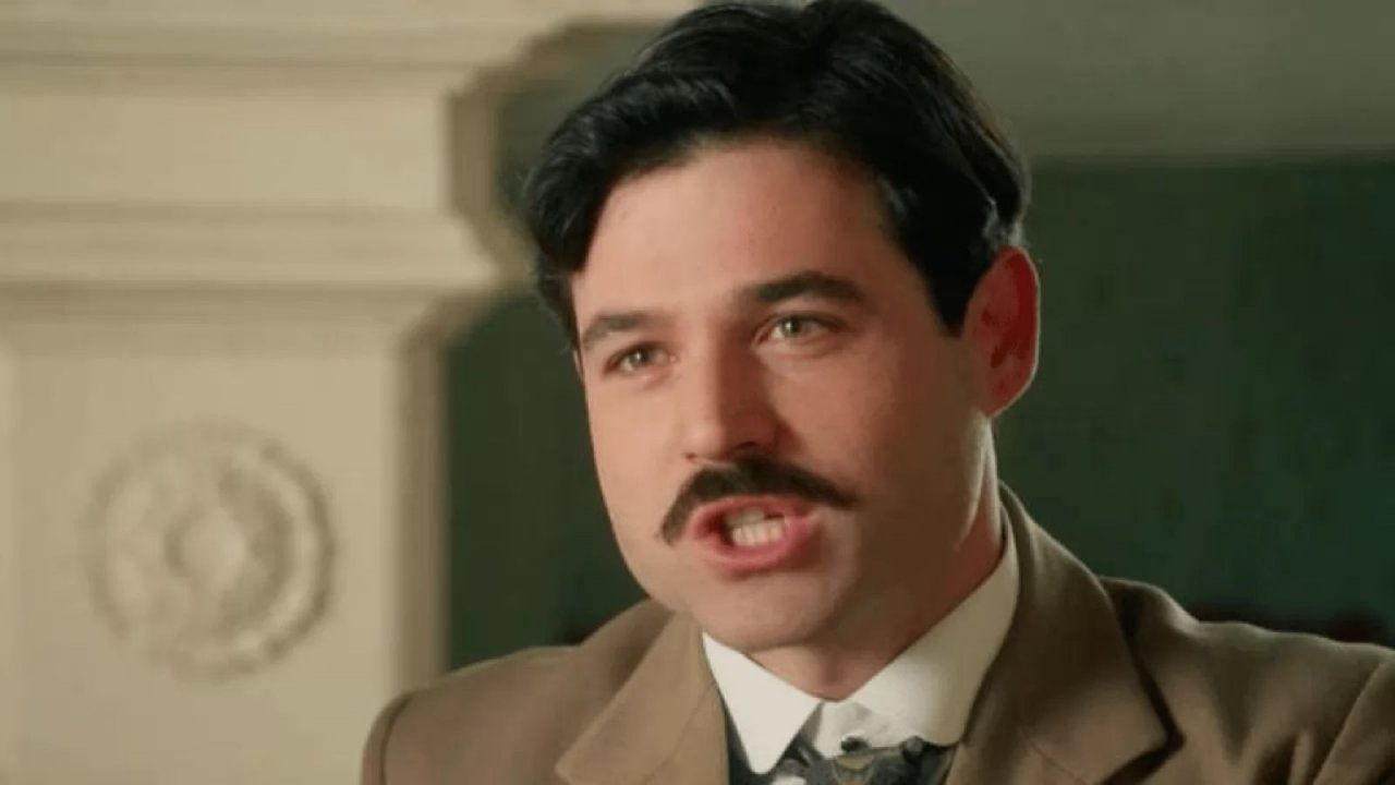 Manuel De Luján interpretato da Arturo García Sancho