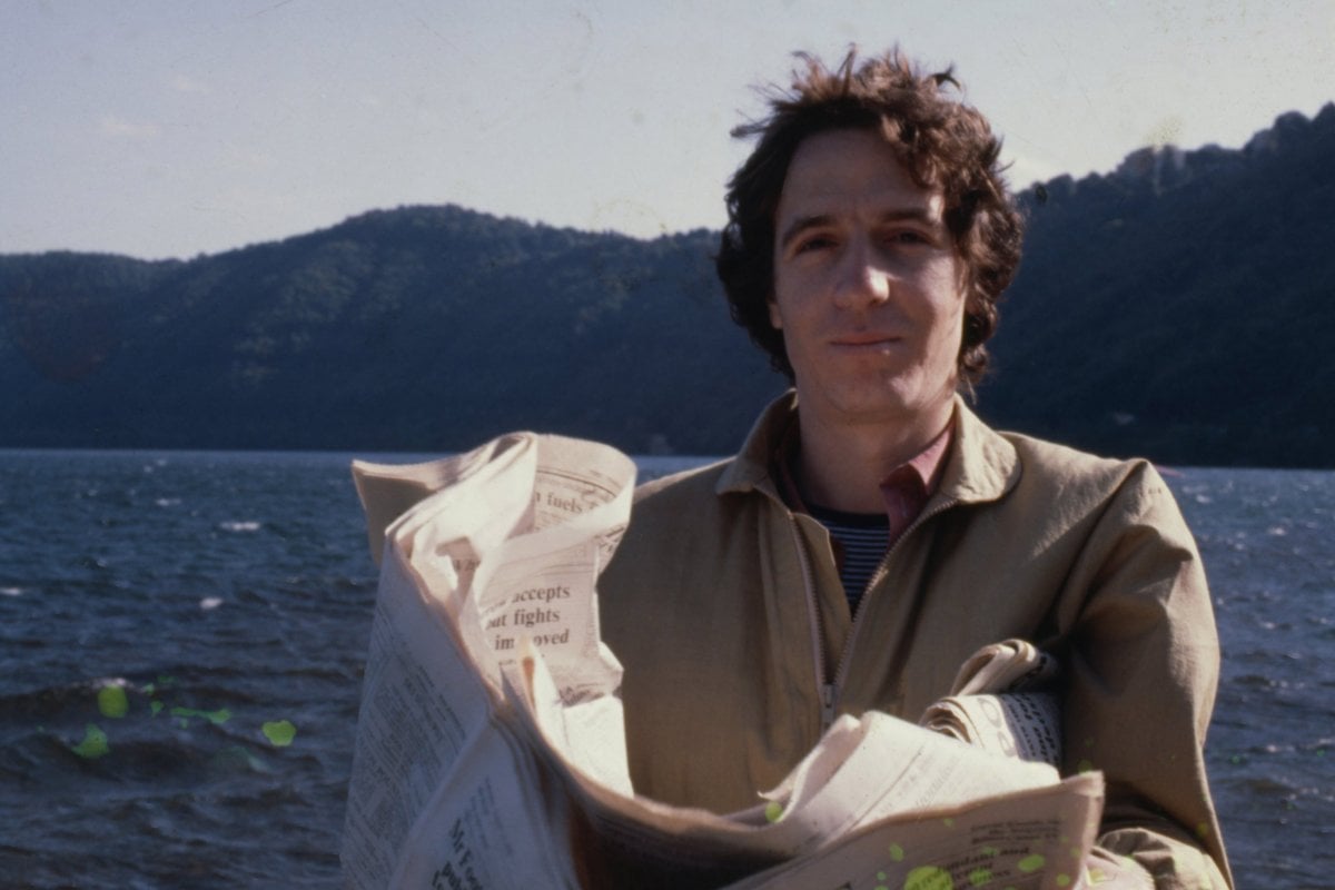 rino gaetano sempre pi249 blu se un documentario illumina un alieno indimenticabile