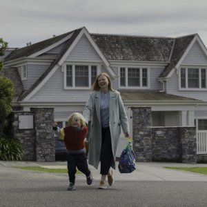 All Her Fault: Sarah Snook col piccolo Milo nella serie