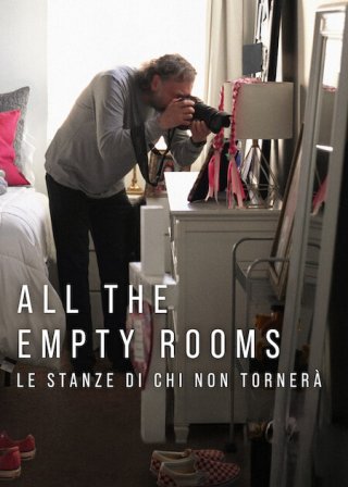 Locandina di All The Empty Rooms: le stanze di chi non tornerà