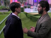Grande Fratello, anticipazioni di stasera: Omer e Jonas, scontro in studio e busta rossa nella Casa
