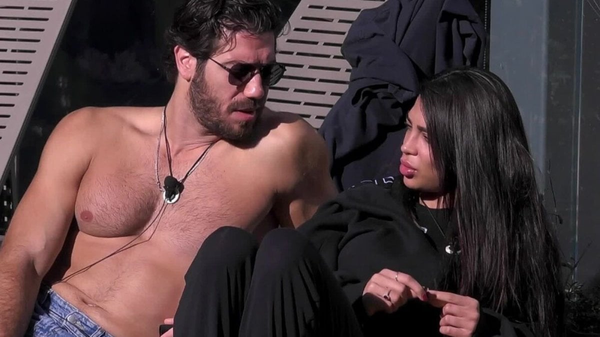 Grande Fratello, Rasha e Omer in crisi: "ho bisogno di un uomo che mi faccia stare bene"