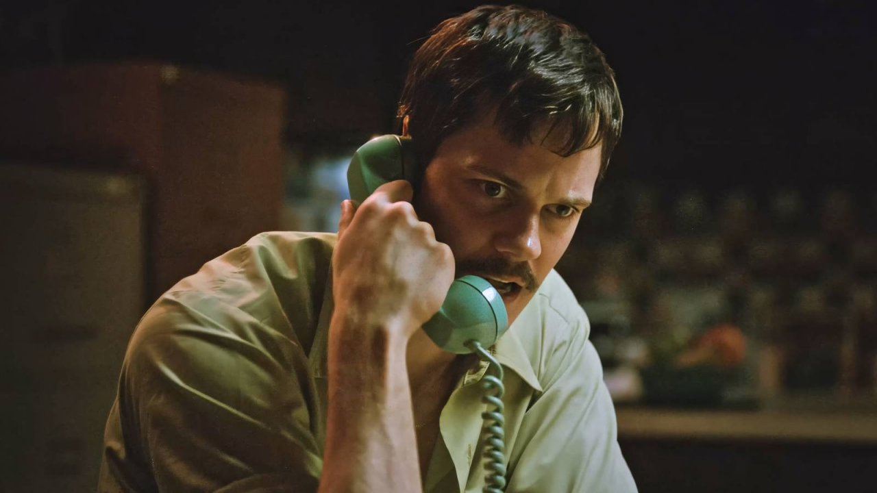 Bill Skarsgård in un'immagine di Dead Man’s Wire