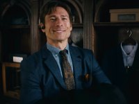 Glen Powell è un giovane che punta a un'eredità milionaria nel trailer di How to Make a Killing