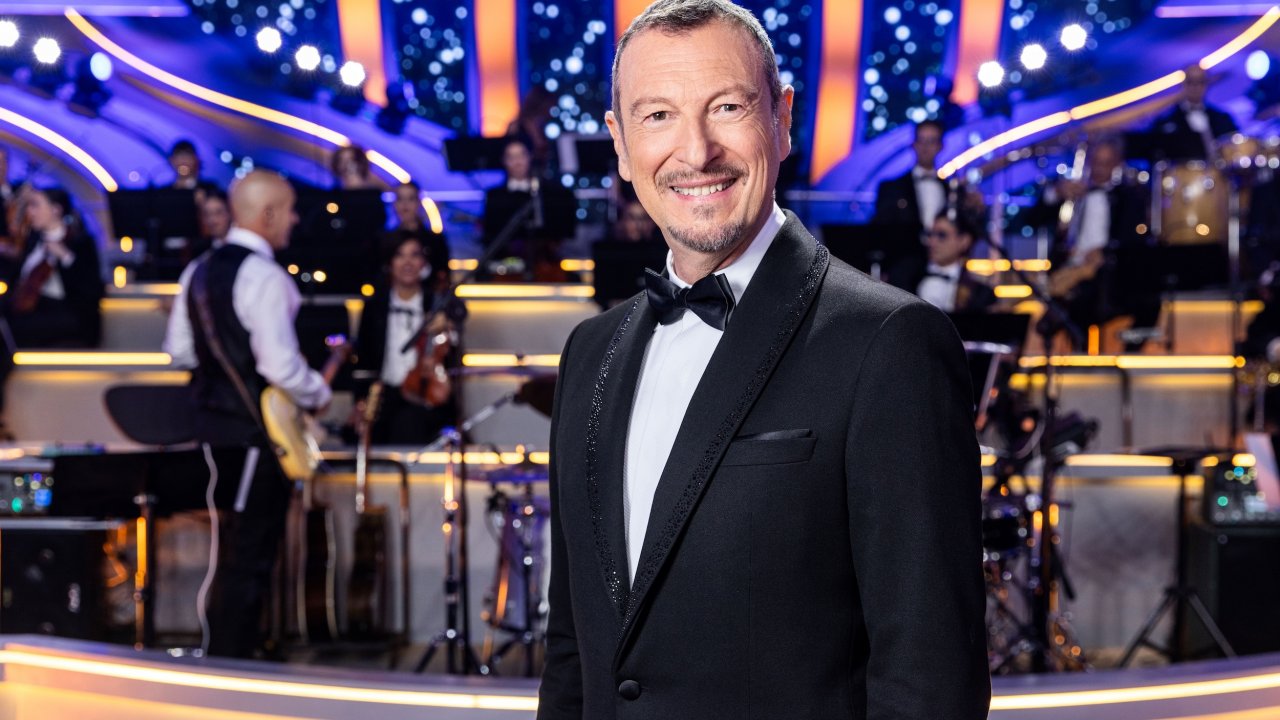 Amadeus conduce La Corrida su Nove