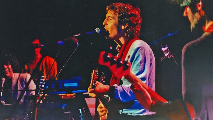 Rino Gaetano Sempre più blu. Se un documentario illumina un 'alieno' indimenticabile