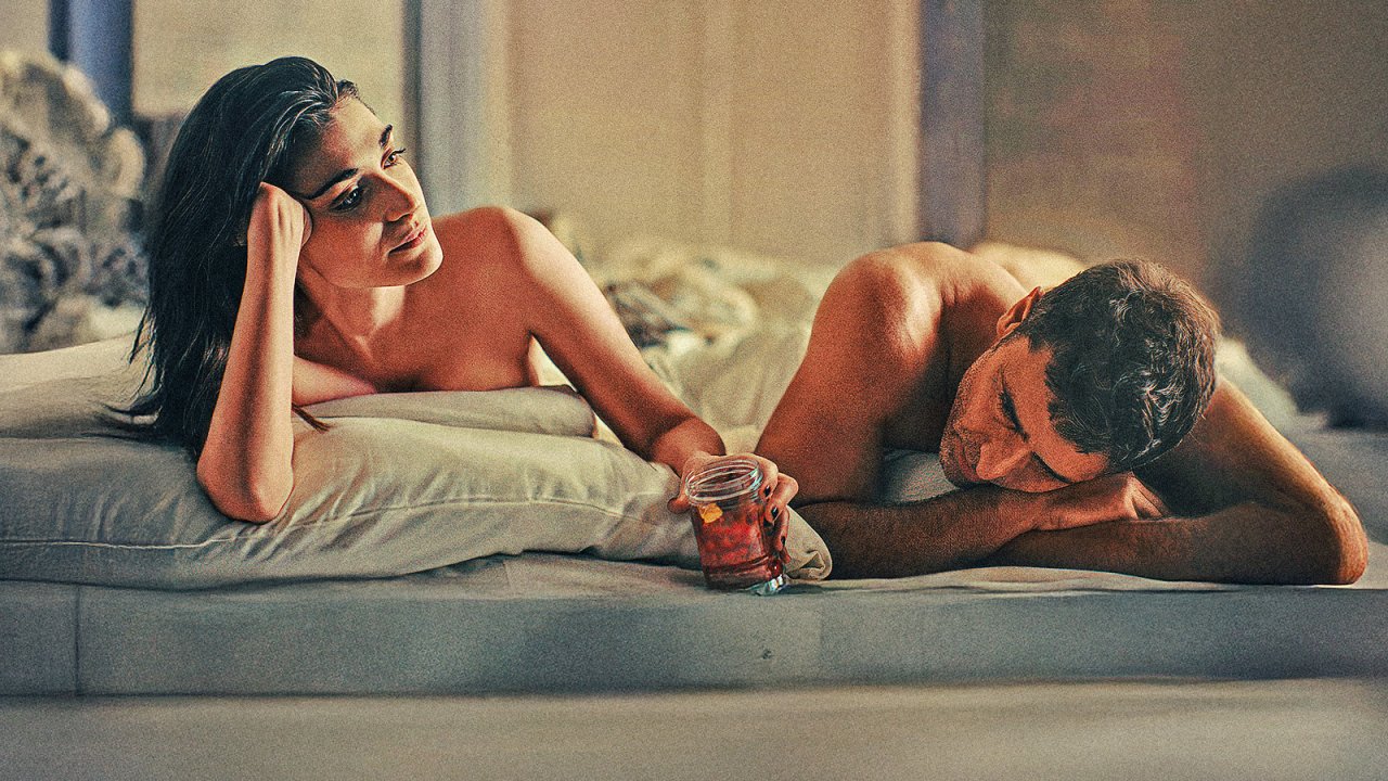 Adriano Giannini e Pilar Fogliati in una scena del film.