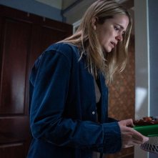 Five nights at Freddy's 2: Elizabeth Lail in una scena