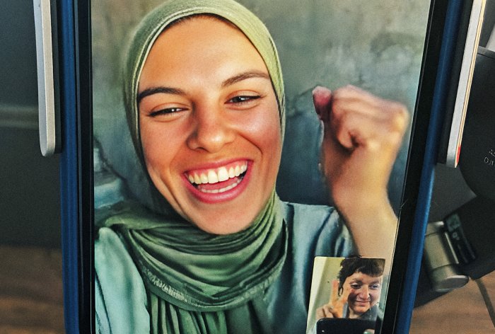 Put Your Soul on Your Hand and Walk: Gaza raccontata dalla fotoreporter scomparsa Fatma Hasson