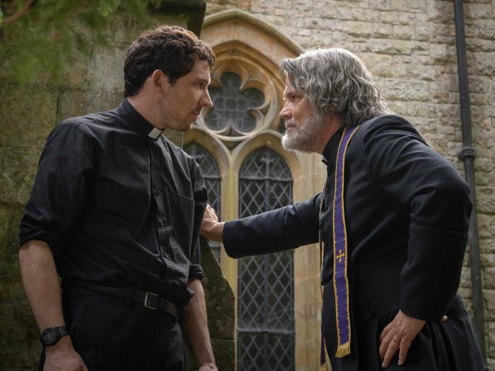 Knives Out 3, Josh O’Connor nervoso sul set con Josh Brolin: 'Ho chiesto di rigirare una scena'