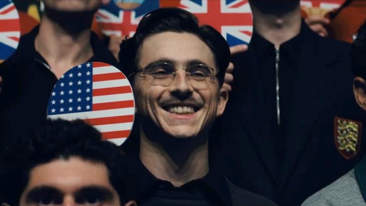 Marty Supreme, recensione: il miglior Timothée Chalamet e un film che sembra una pallina impazzita