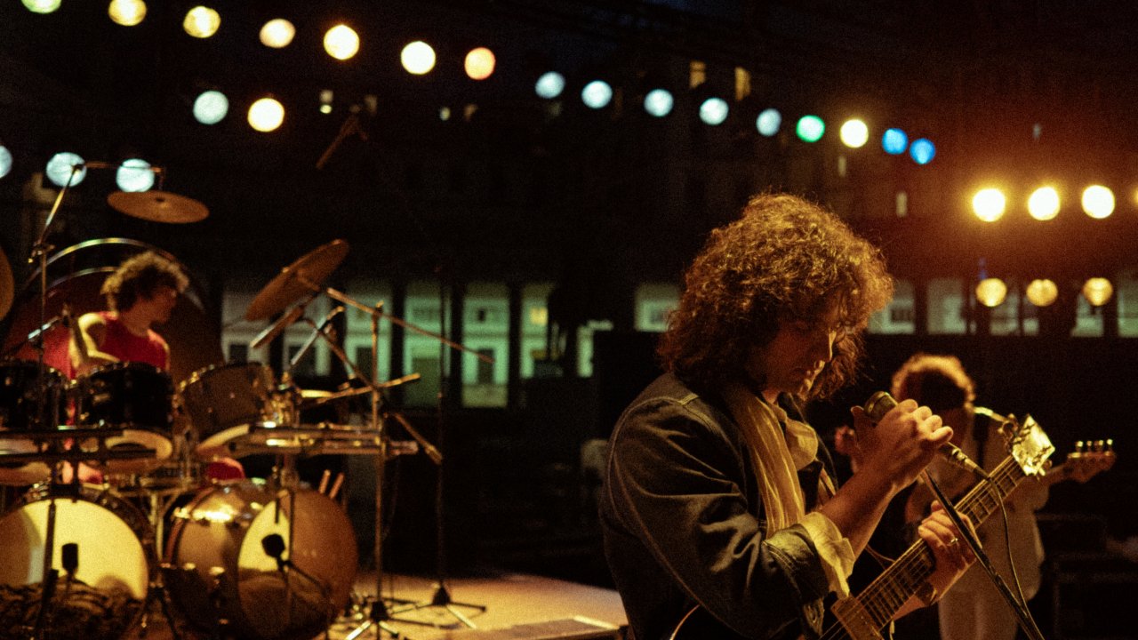 Massimiliano Caiazzo è Pino Daniele