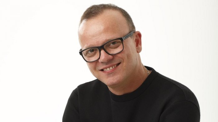 Gigi D'Alessio: primi dettagli sul film sulla sua vita diretto da Luca Miniero