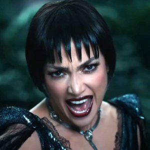 Kiss of the Spider Woman: Jennifer Lopez durante un numero musicale