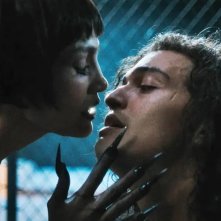 Kiss of the Spider Woman: Jennifer Lopez e Tonatiuh in una scena