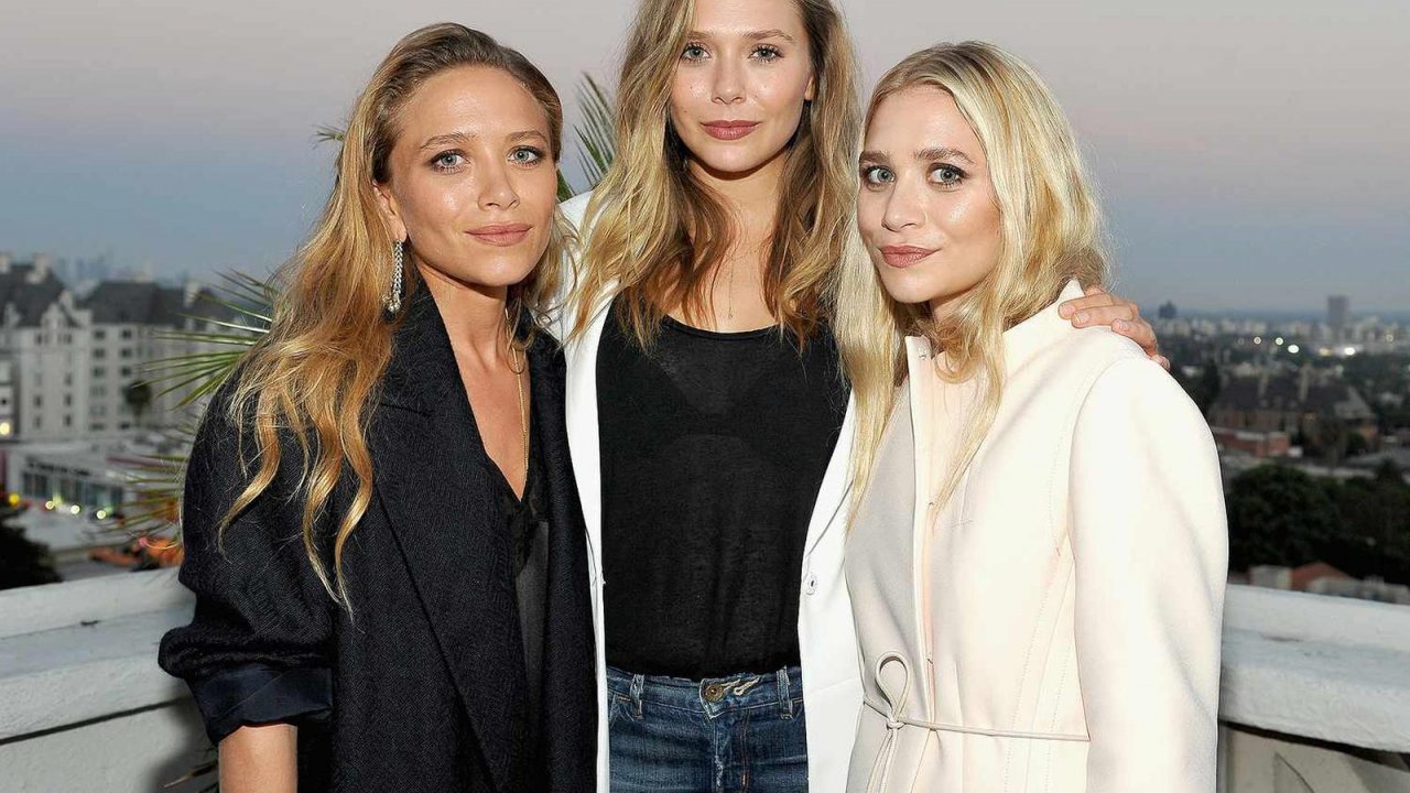 Elizabeth Olsen con le sorelle Ashley e Mary-Kate