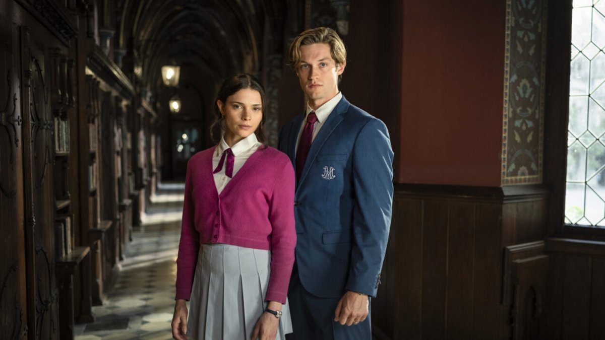 Maxton Hall 3: Amazon annuncia la fine delle riprese svelando le prime foto dei protagonisti Maxton Hall 3: Amazon annuncia la fine delle riprese svelando le prime foto dei protagonisti