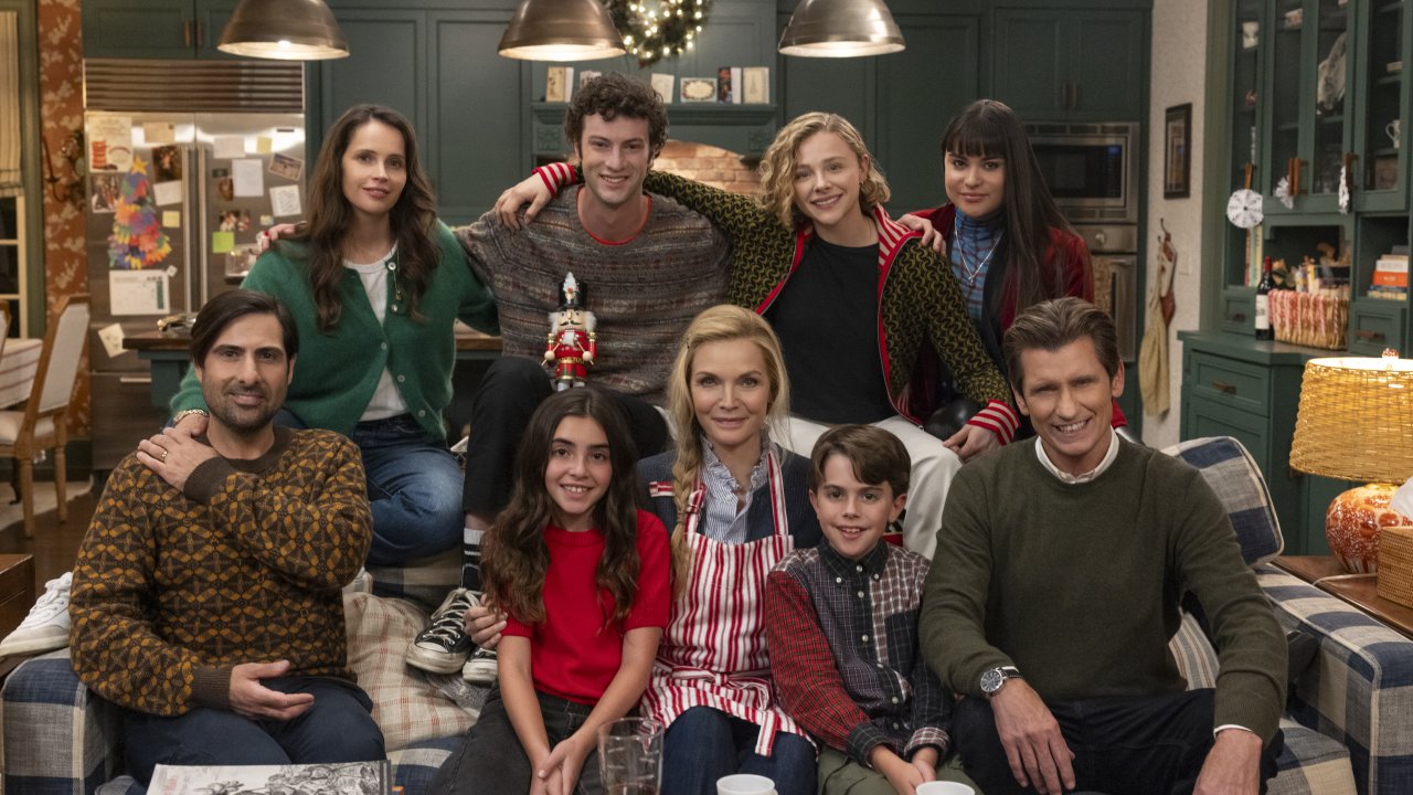 Michelle Pfeiffer, Denis Leary, Felicity Jones, Chloë Grace Moretz, Dominic Sessa e Jason Schwartzman in Oh.What.Fun