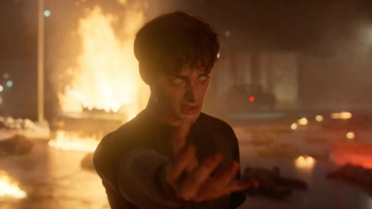 Noah Schnapp in una scena drammatica di Stranger Things 5