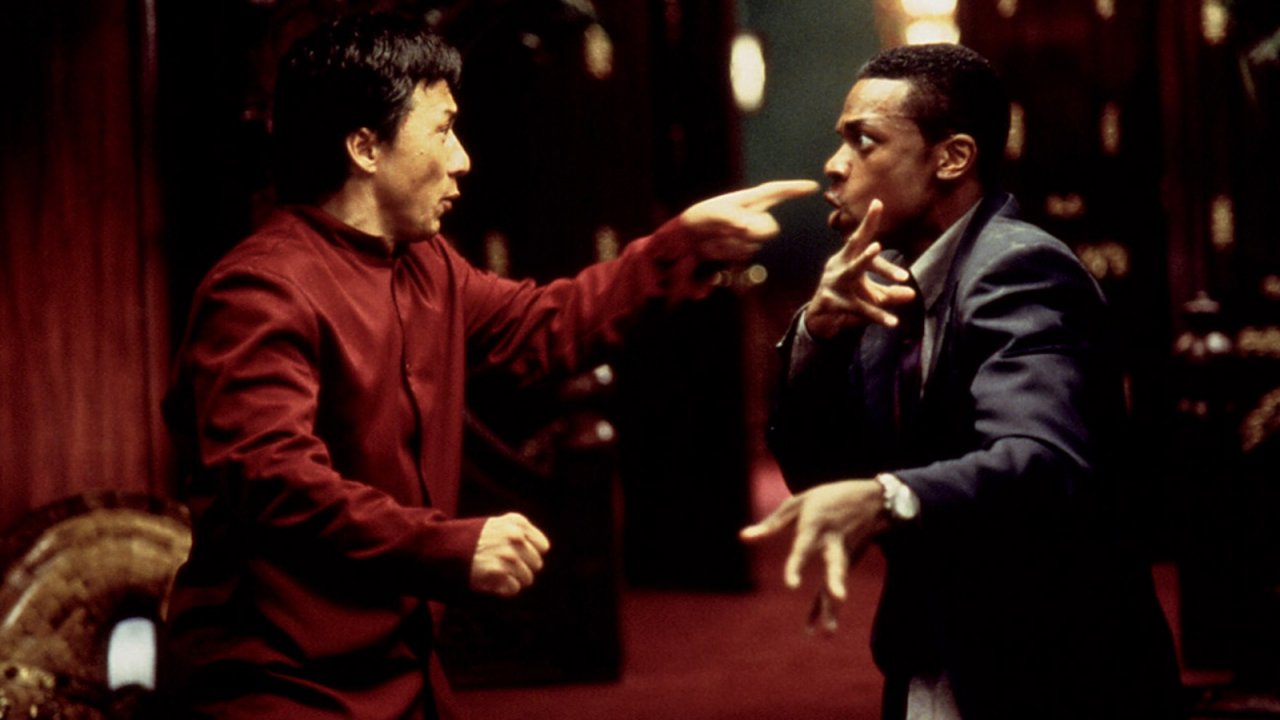 Rush Hour: Jackie Chan e Chris Tucker in una scena