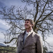 Brunello il visionario garbato: Bruno Cucinelli in una sequenza