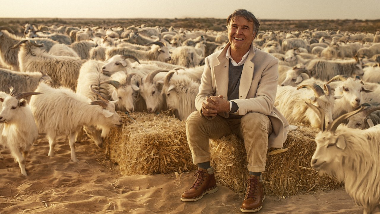 Brunello Cucinelli tra le capre cashmere in Mongolia