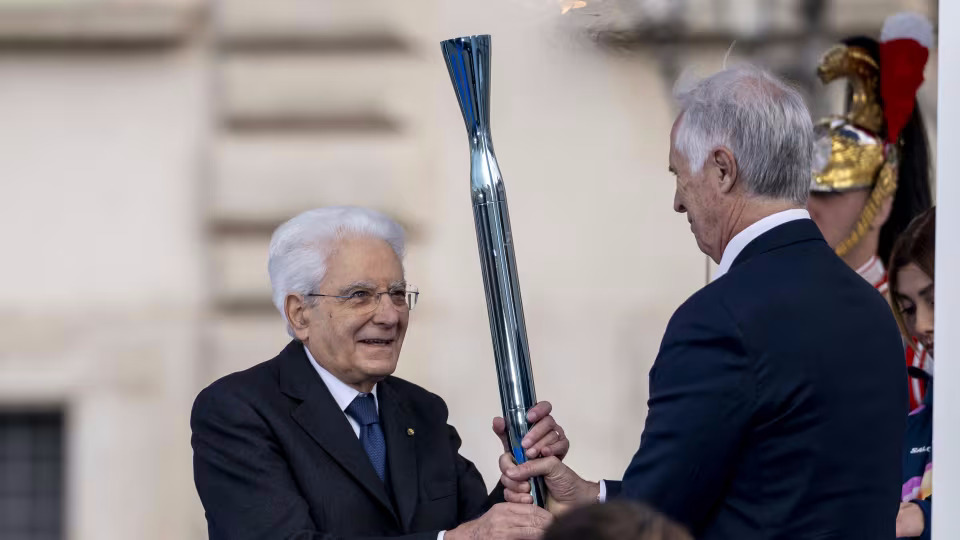 Il presidente Mattarella riceve la Fiamma Olimpica