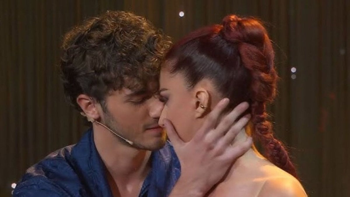 andrea delogu e nikita perotti un legame che supera la pista la rivelazione a ballando con le stelle da Movieplayer.it andrea delogu e nikita perotti un legame che supera la pista la rivelazione a ballando con le stelle