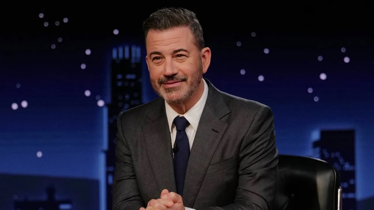 Jimmy Kimmel annuncia il rinnovo del suo contratto: "Fino al 2027 o alla fine del mondo" Jimmy Kimmel annuncia il rinnovo del suo contratto: "Fino al 2027 o alla fine del mondo"