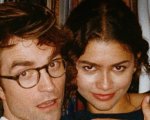 Robert Pattinson e Zendaya nel poster di The Drama che svela la data di uscita del film