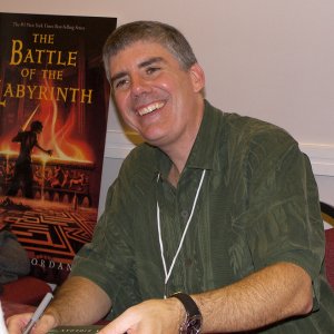Locandina di Rick Riordan