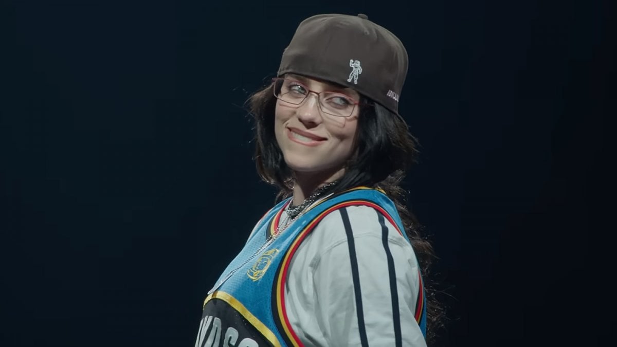 Billie Eilish, il trailer del film concerto diretto da James Cameron anticipa un Billie Eilish, il trailer del film concerto diretto da James Cameron anticipa un