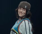 Billie Eilish, il trailer del film concerto diretto da James Cameron anticipa un'esperienza spettacolare