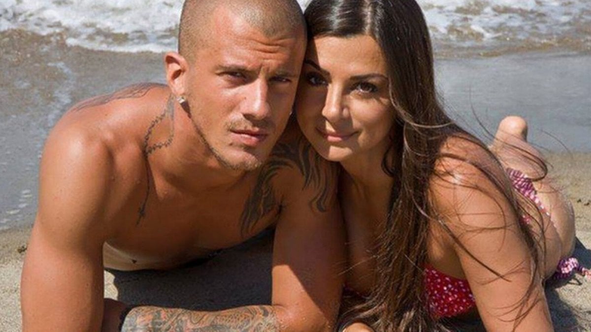 Uomini e donne: È finita tra Elga Enardu e Diego Daddì: l’influencer conferma la rottura e chiede rispetto Uomini e donne: È finita tra Elga Enardu e Diego Daddì: l’influencer conferma la rottura e chiede rispetto