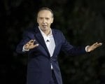Roberto Benigni torna stasera su Rai 1 con lo show evento 'Pietro - Un uomo nel vento': di cosa si tratta