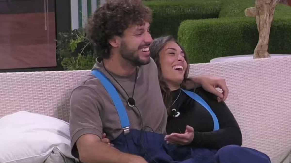 grande fratello giulia mattia mi ha buttato sul letto e poi grazia le fa una scenata di gelosia da Movieplayer.it grande fratello giulia mattia mi ha buttato sul letto e poi grazia le fa una scenata di gelosia