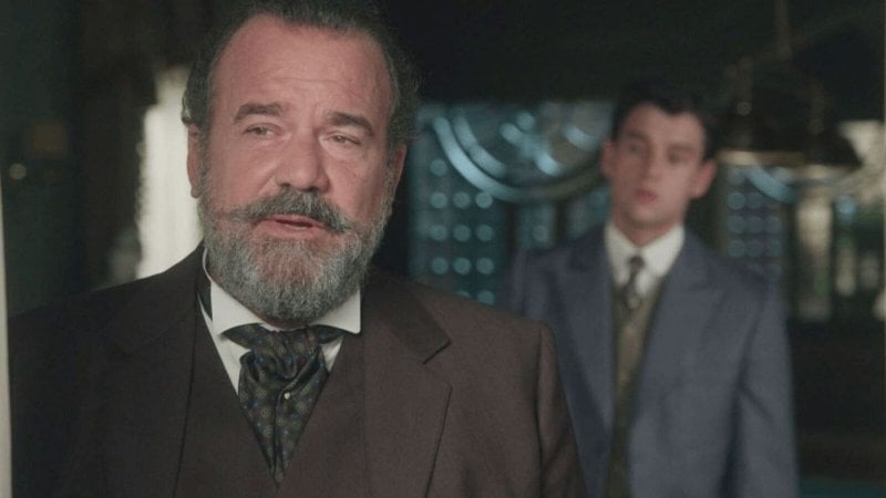 La Promessa anticipazioni 13 dicembre, Curro rivela la verità a Don Alonso: E' suo figlio