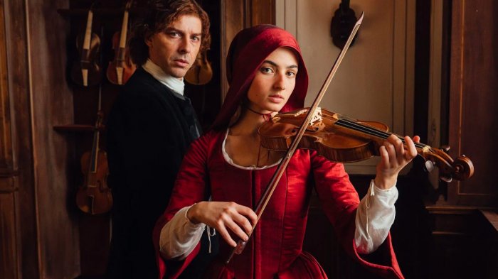 Primavera, recensione: musica e rivoluzione. L'estro di Michieletto funziona (anche) al cinema