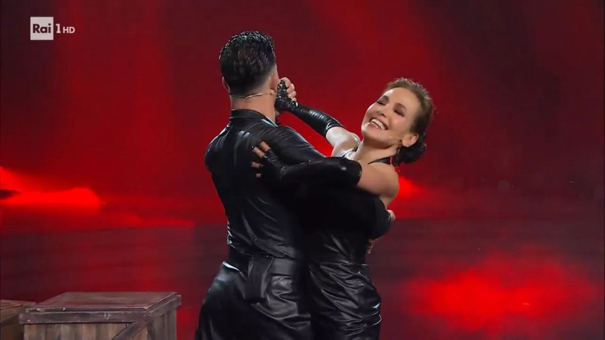 ballando con le stelle barbara d8217urso esplode contro pasquale la rocca ti hanno mai sputato in faccia da Movieplayer.it ballando con le stelle barbara d8217urso esplode contro pasquale la rocca ti hanno mai sputato in faccia