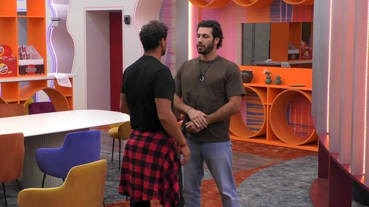 grande fratello chi va in finale i sondaggi premiano omer ma attenzione al colpo di scena da Movieplayer.it grande fratello chi va in finale i sondaggi premiano omer ma attenzione al colpo di scena