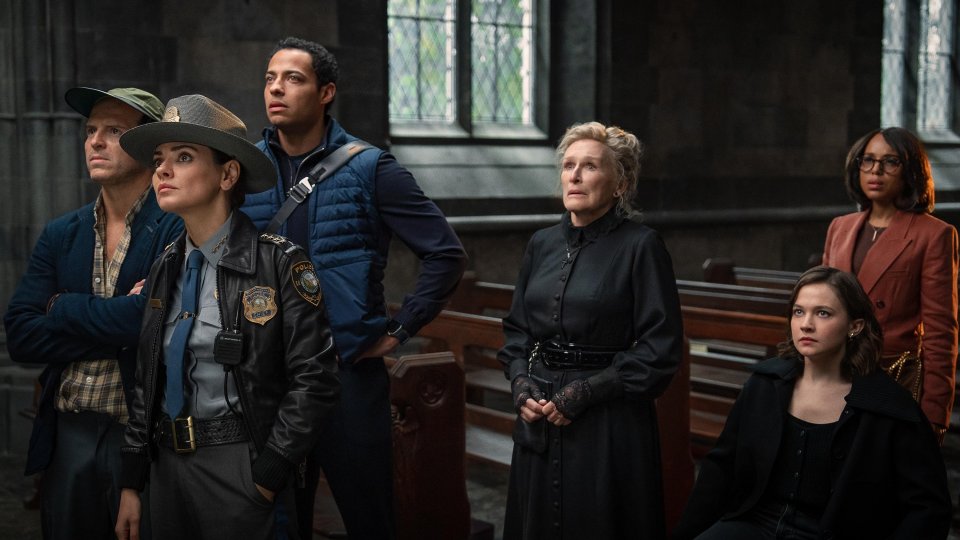 Wake Up Dead Man Cast