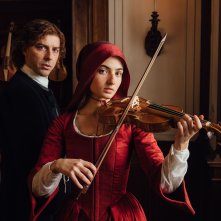 Primavera: Tecla Insolia e Michele Riondino in una scena