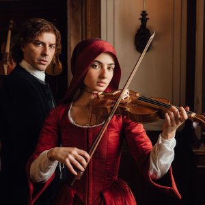 Primavera: Tecla Insolia e Michele Riondino in una scena