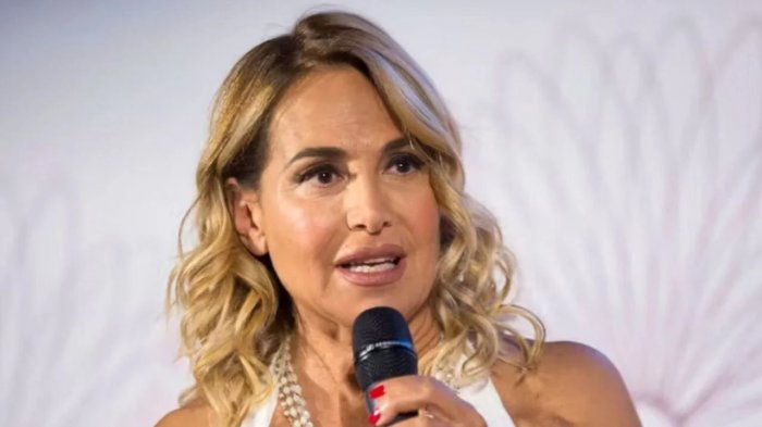 Barbara D’Urso a Porta a Porta dopo 15 anni ironizza su Ballando: “Davvero c’era qualcuno che non mi amava?”