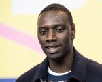 Extraction: Omar Sy ritratto nella prima foto della serie spinoff Mercenary