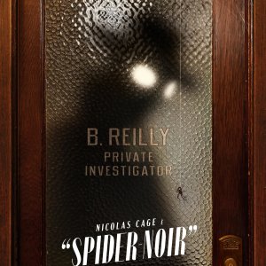 Spider-Noir: la locandina a colori della serie Prime Video con Nicolas Cage